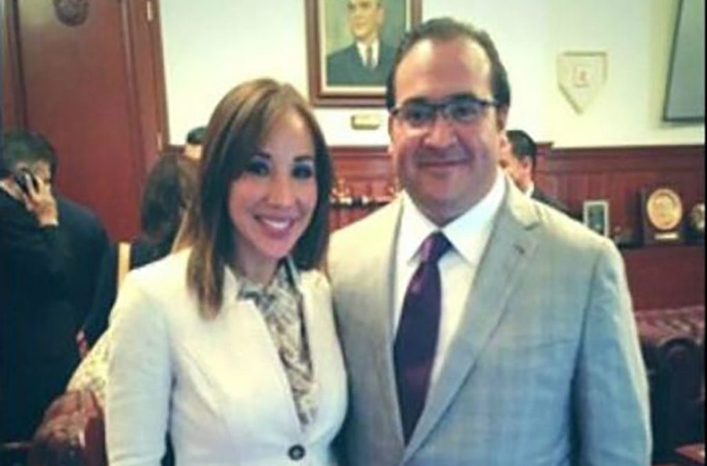 Detienen a supuesta amante de Javier Duarte; la trasladan a Veracruz para que enfrente acusación por enriquecimiento ilícito